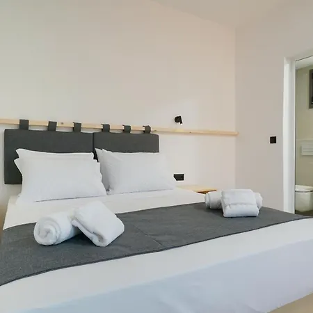 Aparthotel Emerial Deluxe Seaside 3*