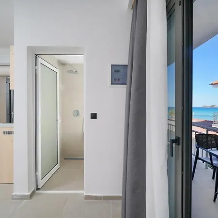 Emerial Deluxe Seaside Aparthotel