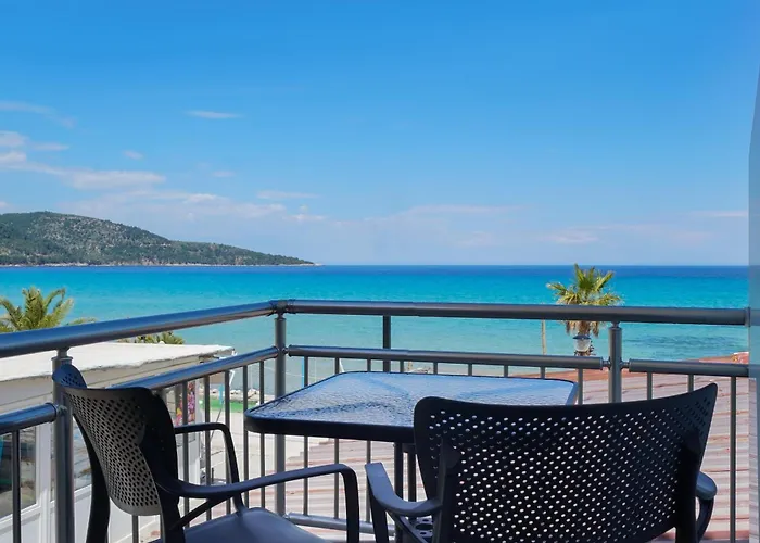 Emerial Deluxe Seaside Hotel de apartamente